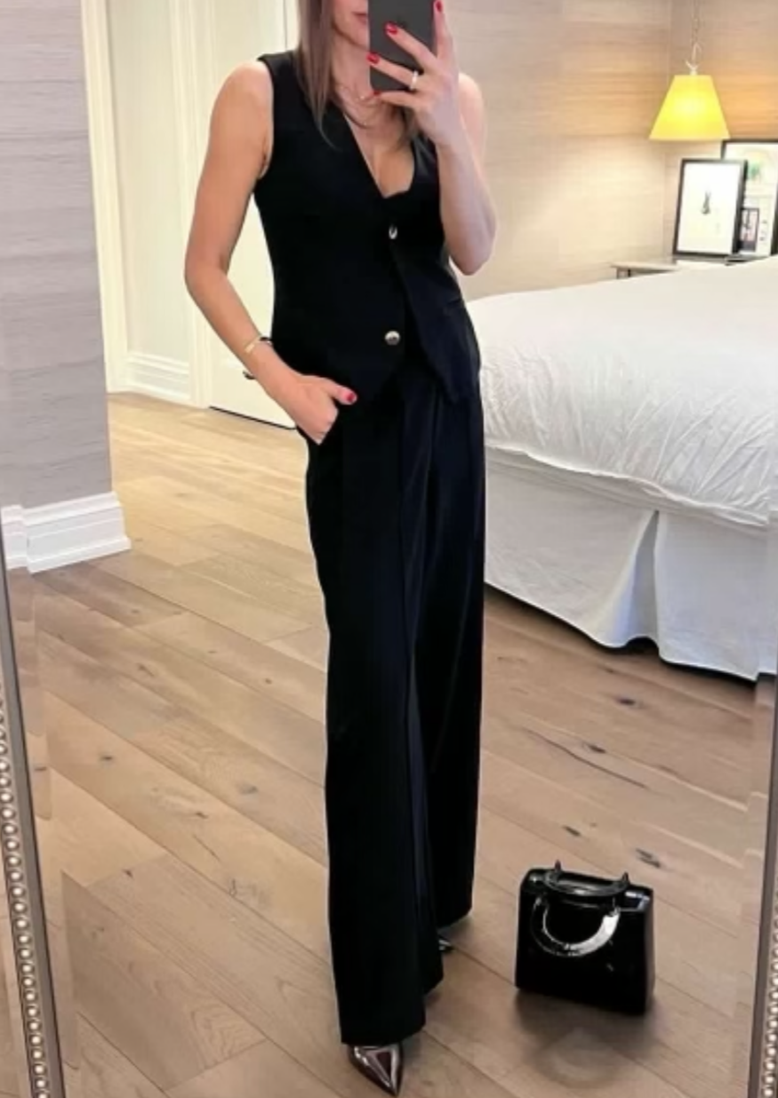 The Pink Door Buckle Back Vest - Black