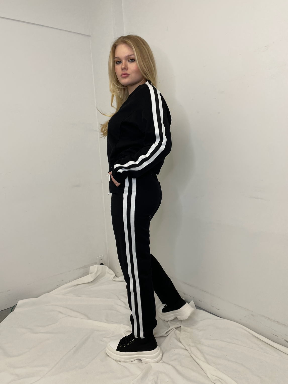 The Pink Door Cropped Sweatshirt w Black/White Stripe